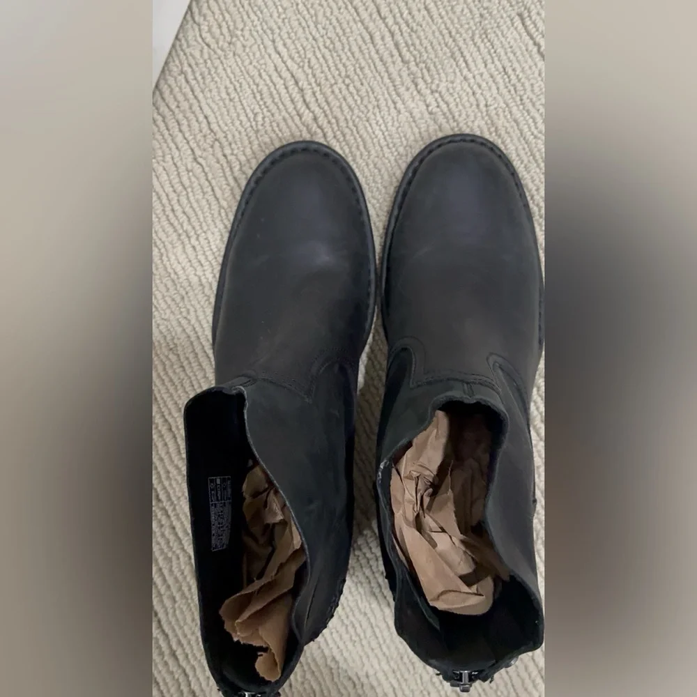 🏷️UGG Women’s Leather Ankle Boot - Picture 6 of 12